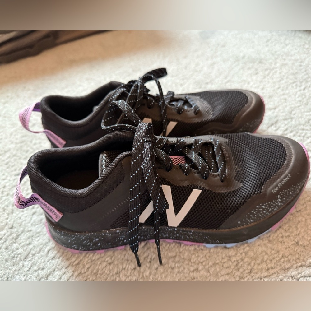 *LIKE NEW* New Balance FF Arishi v1 Sneaker